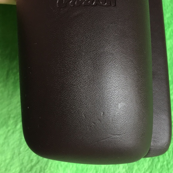 Anne Klein hardshell eyeglasses case - Picture 8 of 8